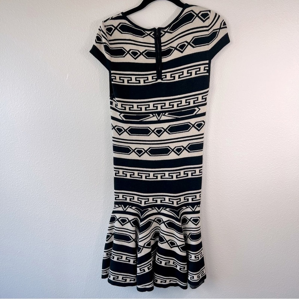 Alice + Olivia Black and White Patterned Dress - Picture 7 of 7